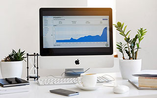 开云官网登录-长传长射：场上那些令人震惊的远距离奇迹，长传集锦