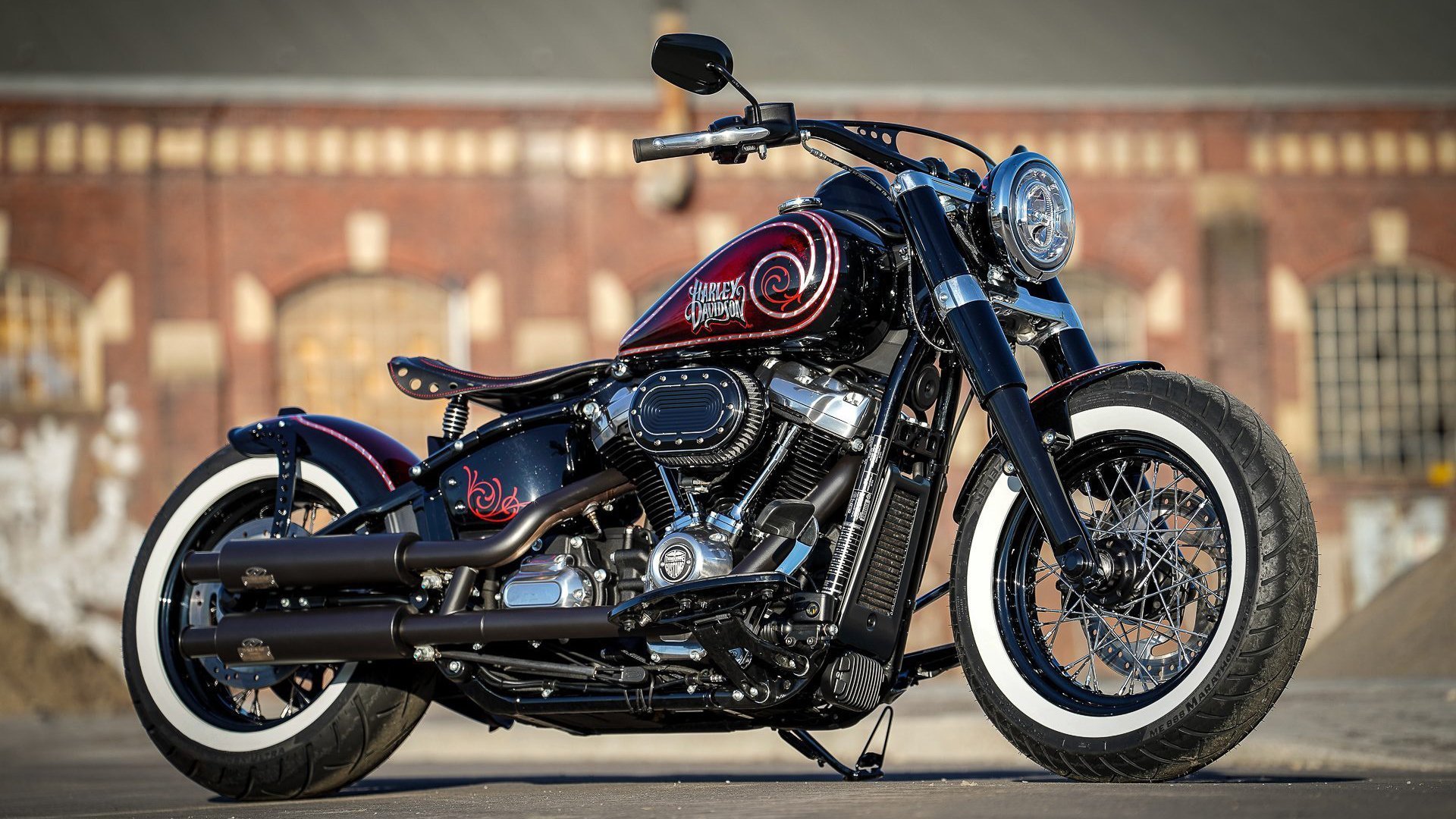 开云入口-高空玻璃骑行，感受冰裂般的刺激体验，高空玻璃会碎吗