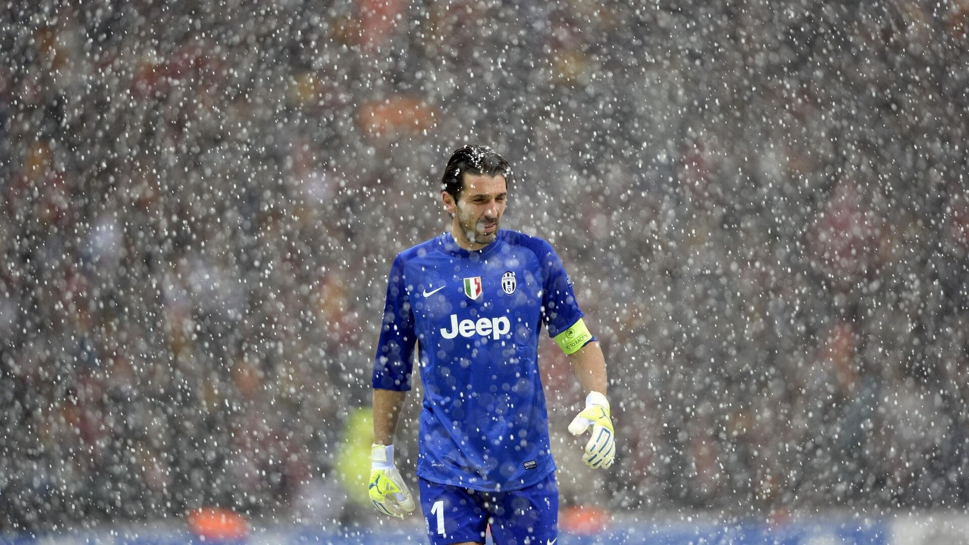 开云体育平台-【视频解析】经典犯规事件中的规则应用与误判争议，犯规程度